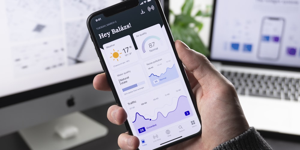 独立站店铺设计装修界面：展示一个布局清晰、视觉美观的跨境电商网站首页设计示例